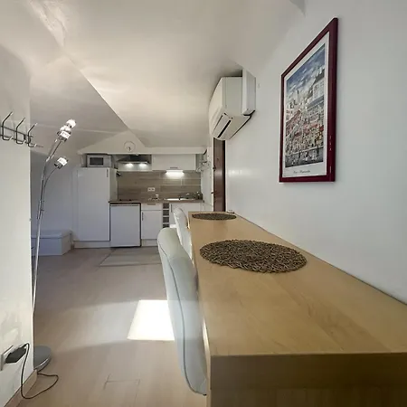 Apartment Zone Pietonne - Wifi, Ac, 2 Pers